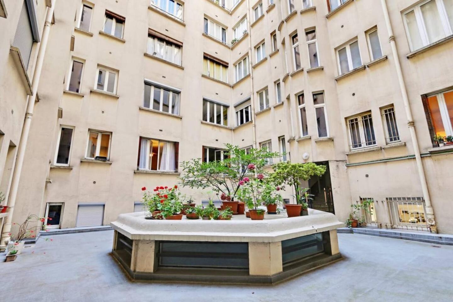 Bright Getaway Near Montparnasse * Paris
